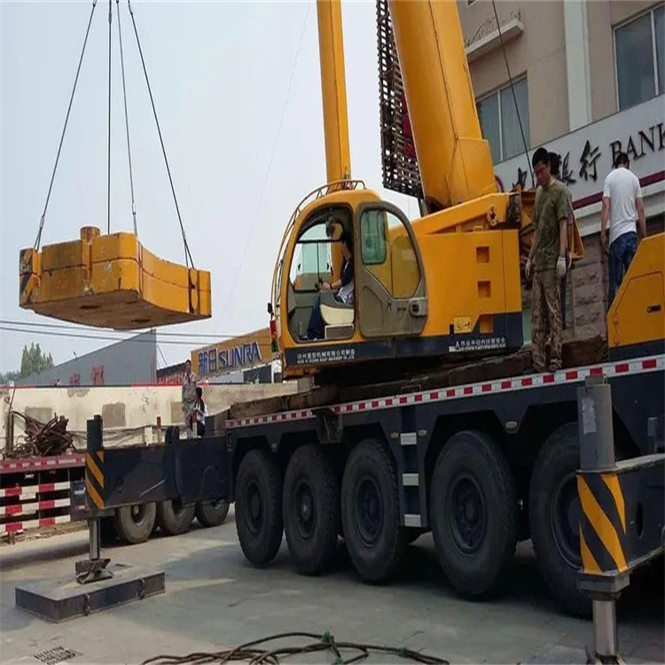 石台县当地吊车出租|机器吊装|75吨|工厂搬迁服务